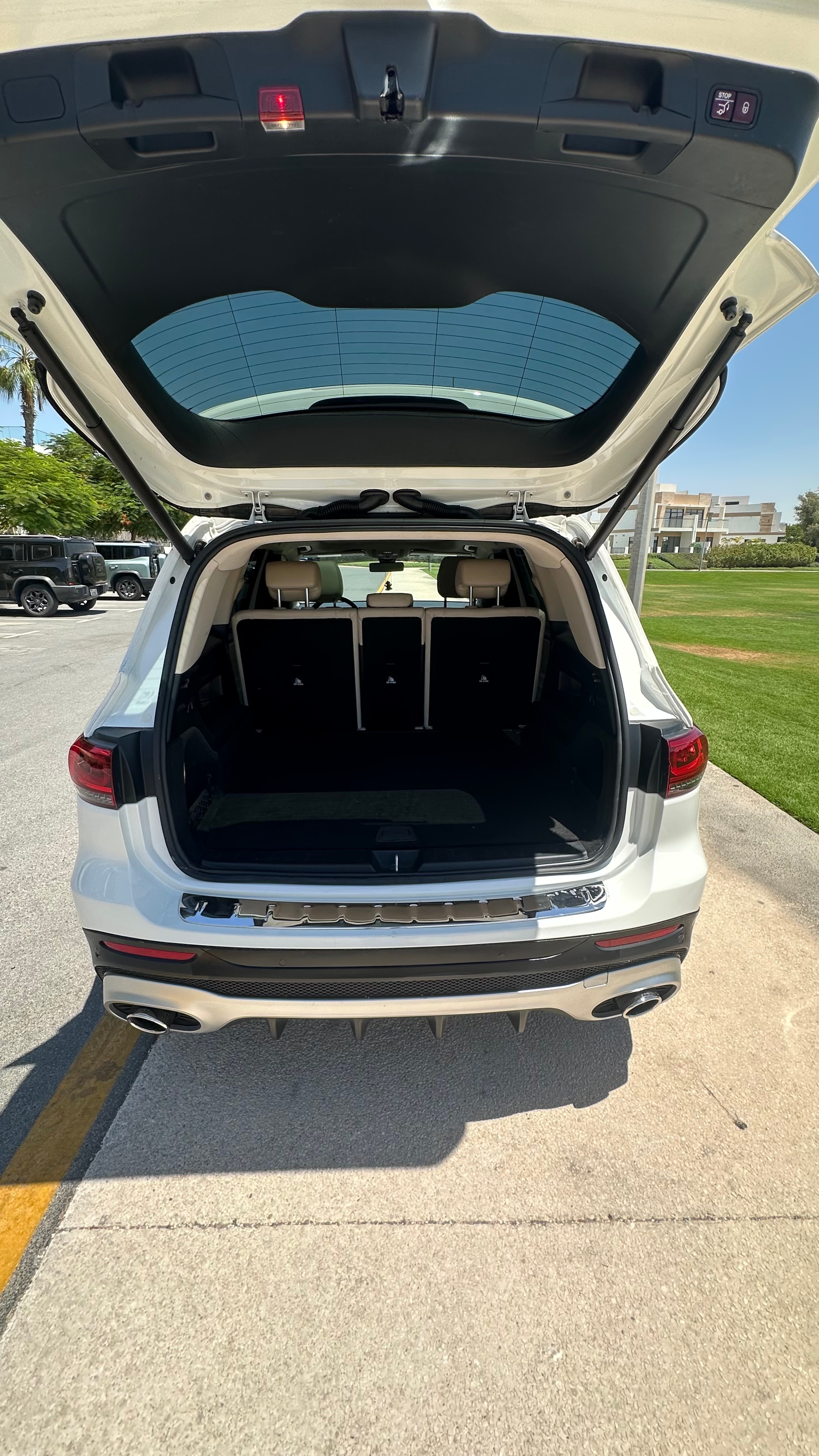 Bianca Mercedes Benz GLB 250 4MATIC 2020